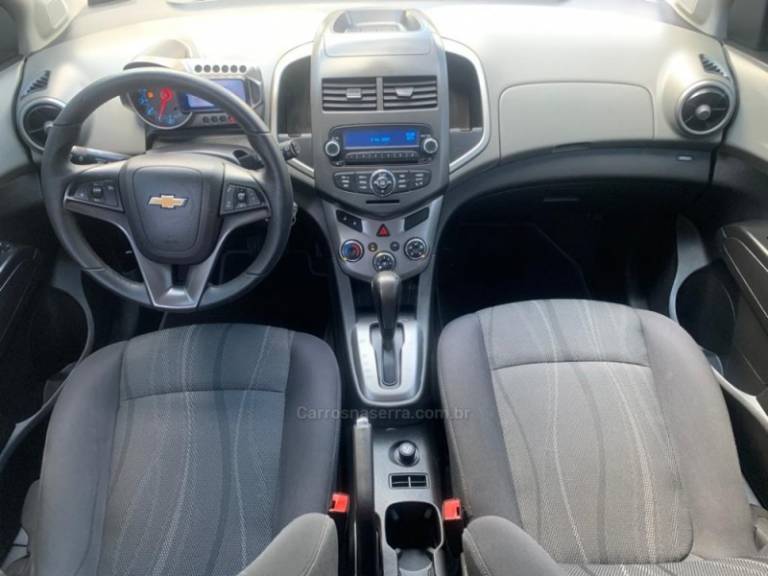 CHEVROLET - SONIC - 2012/2013 - Branca - R$ 40.900,00