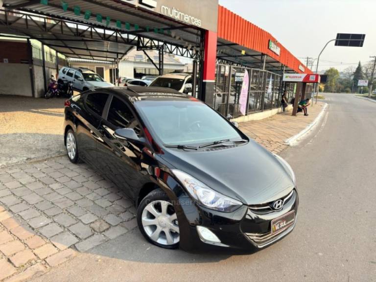 HYUNDAI - ELANTRA - 2012/2013 - Preta - R$ 64.900,00