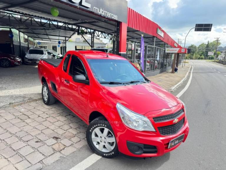 CHEVROLET - MONTANA - 2016/2017 - Vermelha - R$ 55.900,00