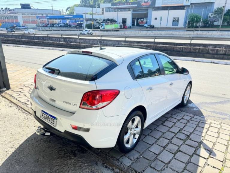 CHEVROLET - CRUZE - 2012/2013 - Branca - R$ 69.900,00