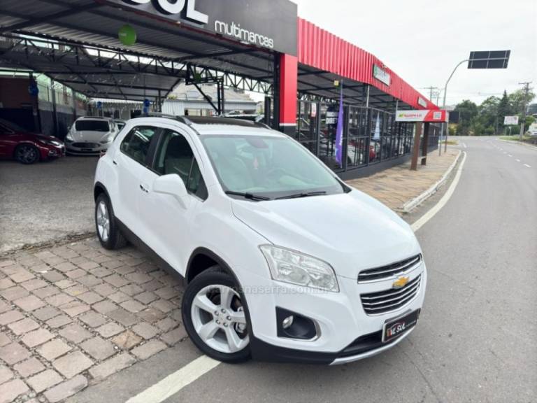 CHEVROLET - TRACKER - 2015/2016 - Branca - R$ 74.900,00