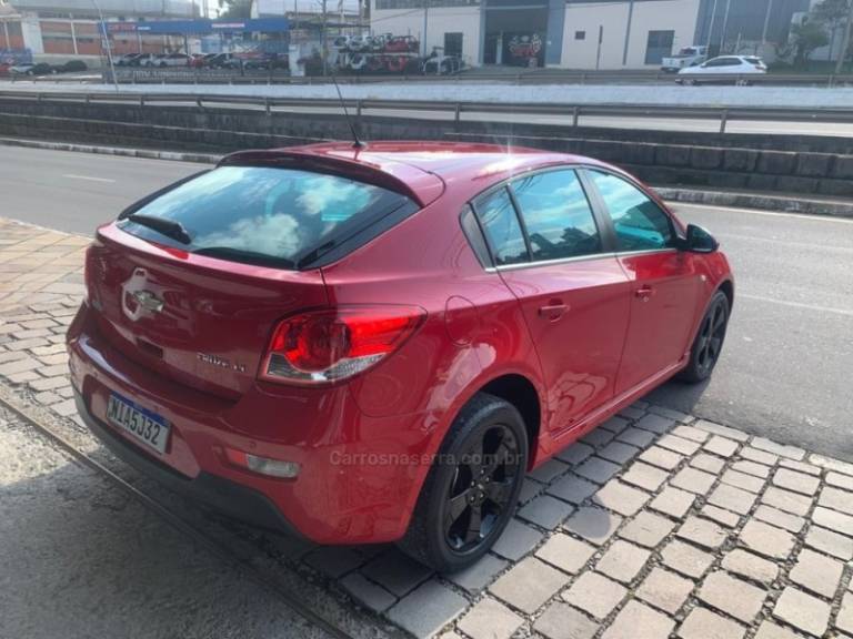 CHEVROLET - CRUZE - 2013/2014 - Vermelha - R$ 63.900,00