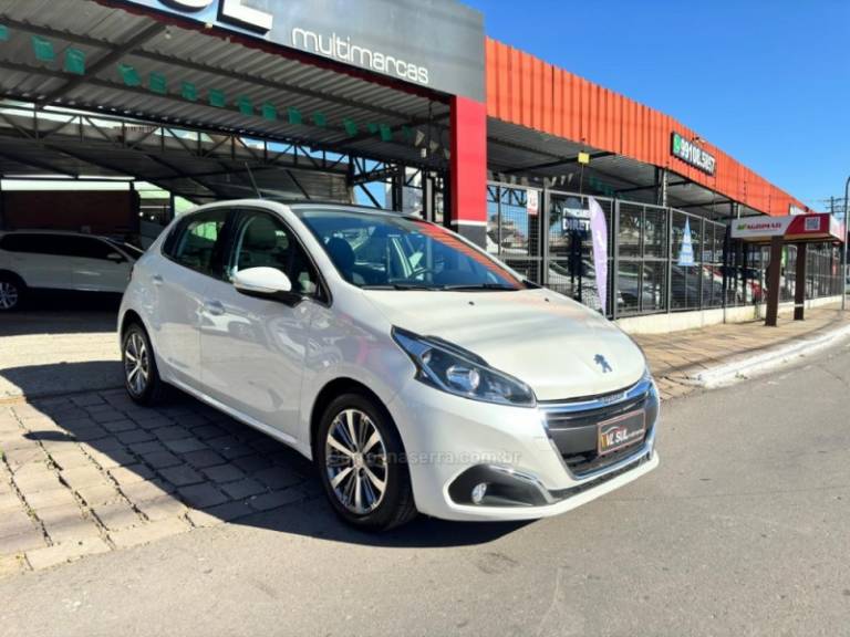 PEUGEOT - 208 - 2016/2017 - Branca - R$ 60.900,00