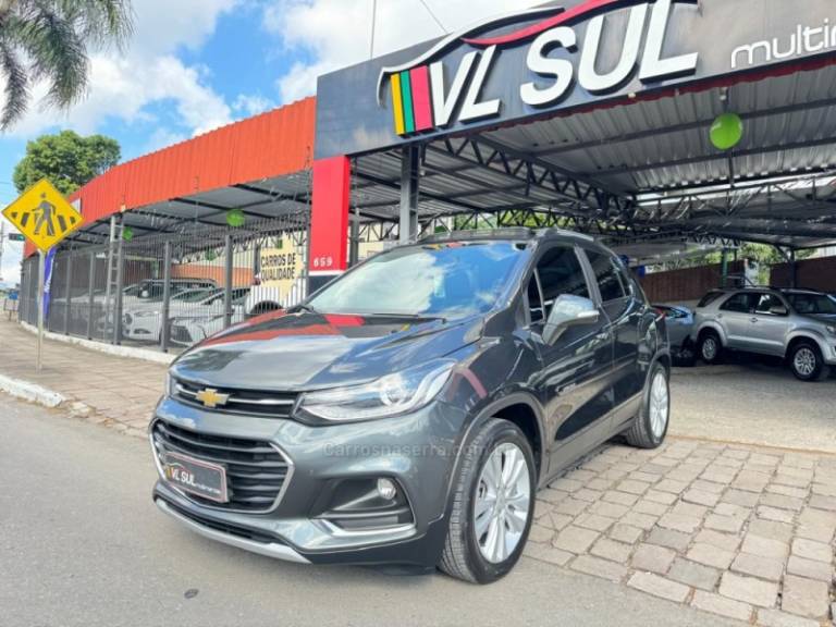 CHEVROLET - TRACKER - 2017/2018 - Cinza - R$ 93.900,00