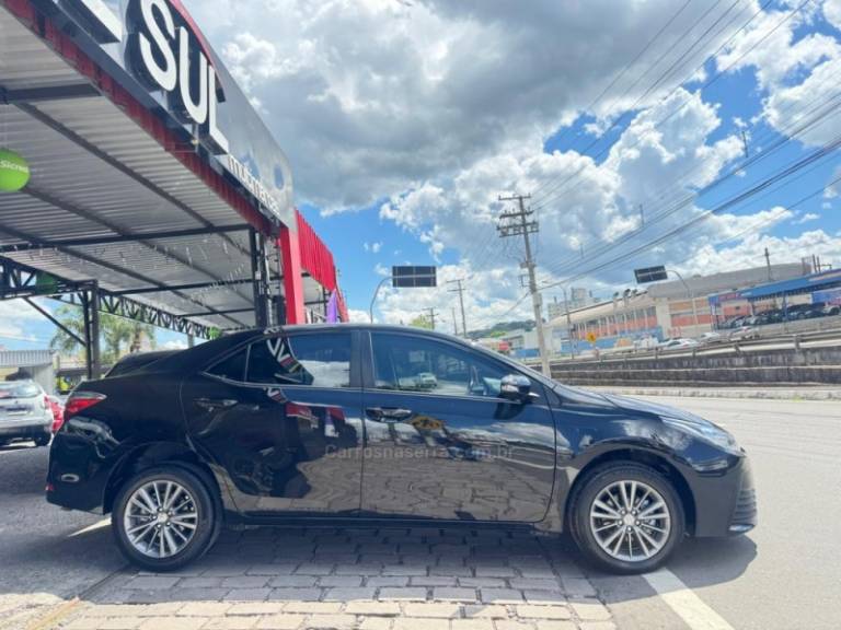 TOYOTA - COROLLA - 2019/2019 - Preta - R$ 90.900,00