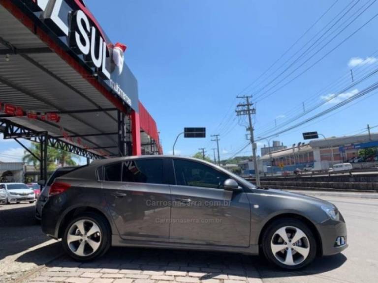 CHEVROLET - CRUZE - 2013/2014 - Cinza - R$ 62.900,00