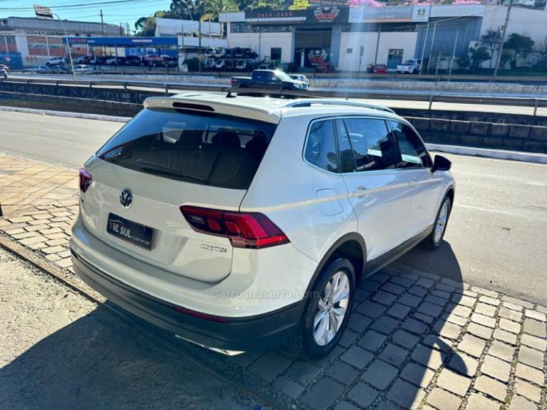 VOLKSWAGEN - TIGUAN - 2018/2018 - Branca - R$ 122.900,00