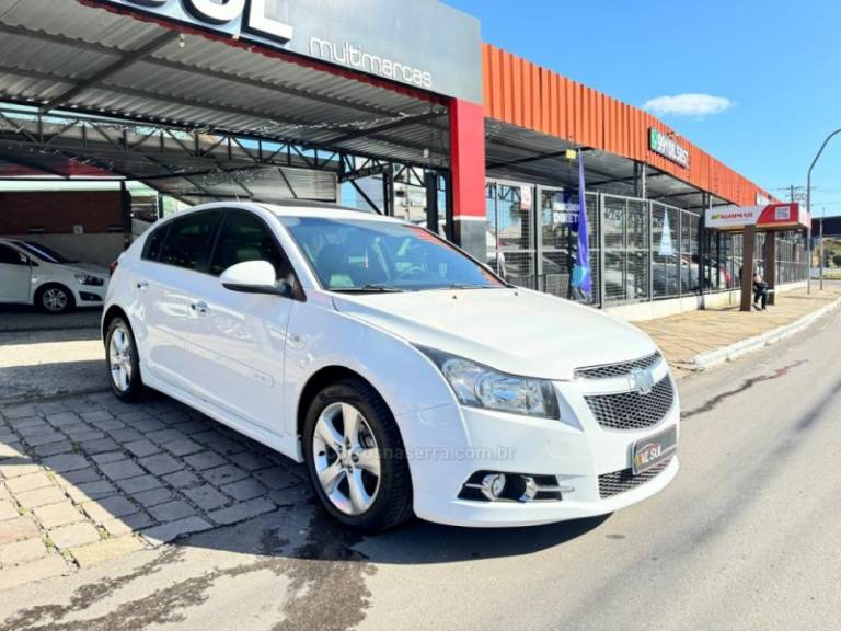 CHEVROLET - CRUZE - 2012/2013 - Branca - R$ 69.900,00