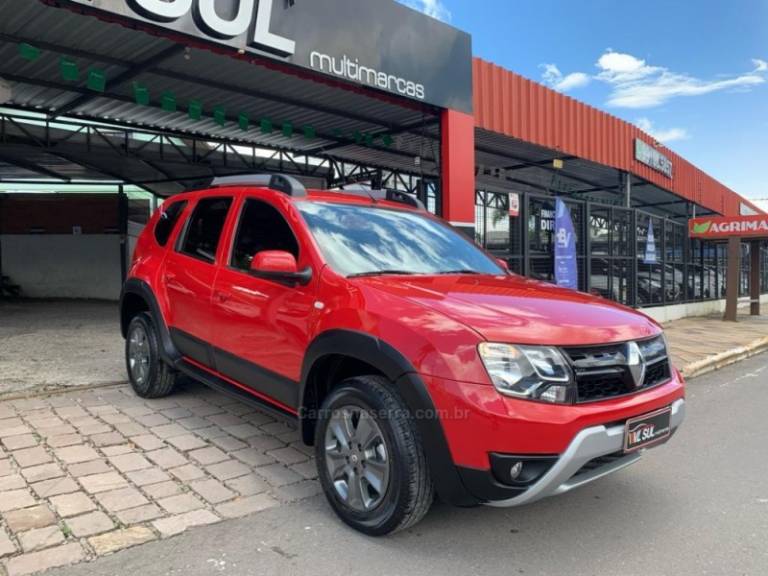 RENAULT - DUSTER - 2017/2018 - Vermelha - R$ 72.900,00