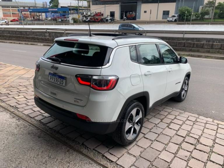 JEEP - COMPASS - 2017/2018 - Branca - R$ 100.900,00