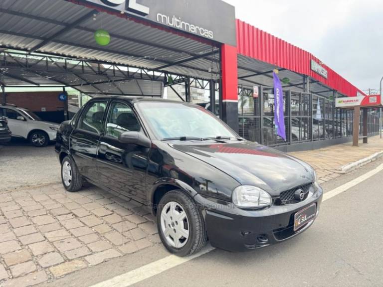 CHEVROLET - CLASSIC - 2006/2006 - Preta - R$ 21.900,00