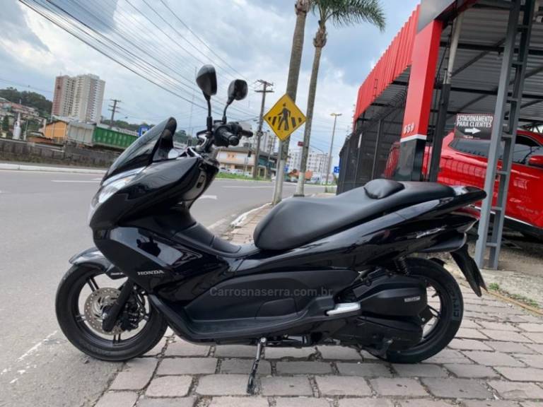 HONDA - PCX - 2014/2015 - Preta - R$ 14.900,00