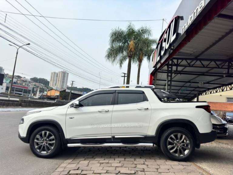 FIAT - TORO - 2020/2020 - Branca - R$ 130.900,00