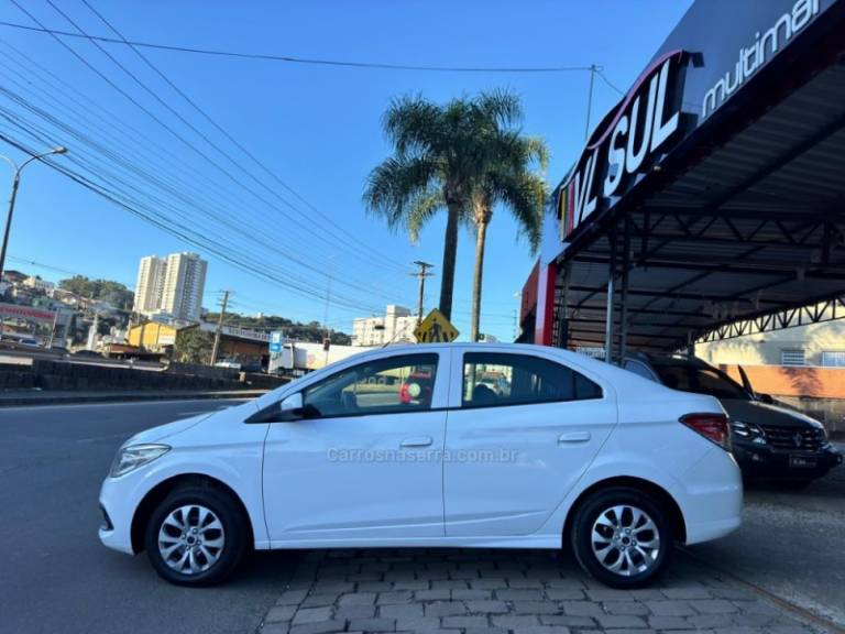 CHEVROLET - PRISMA - 2015/2016 - Branca - R$ 47.900,00