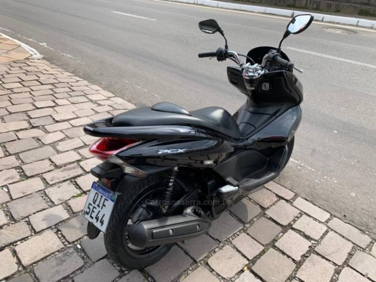 HONDA - PCX - 2014/2015 - Preta - R$ 14.900,00