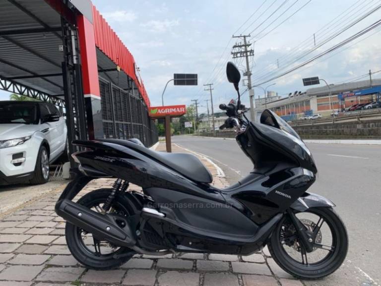 HONDA - PCX - 2014/2015 - Preta - R$ 14.900,00