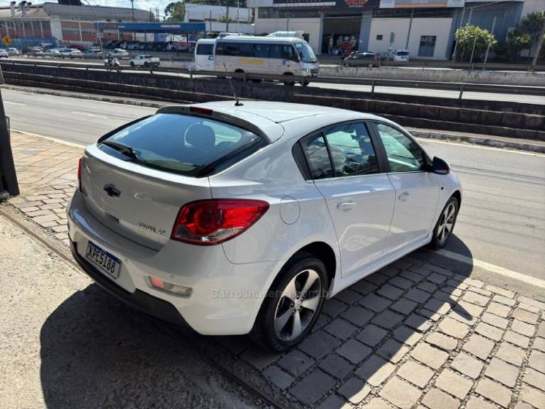 CHEVROLET - CRUZE - 2012/2013 - Branca - R$ 61.900,00