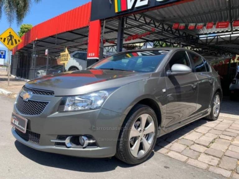 CHEVROLET - CRUZE - 2013/2014 - Cinza - R$ 62.900,00