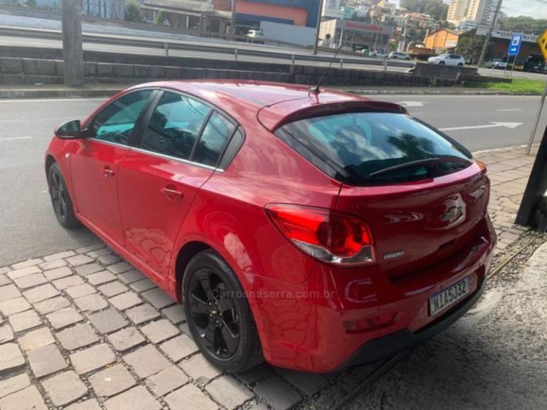 CHEVROLET - CRUZE - 2013/2014 - Vermelha - R$ 63.900,00