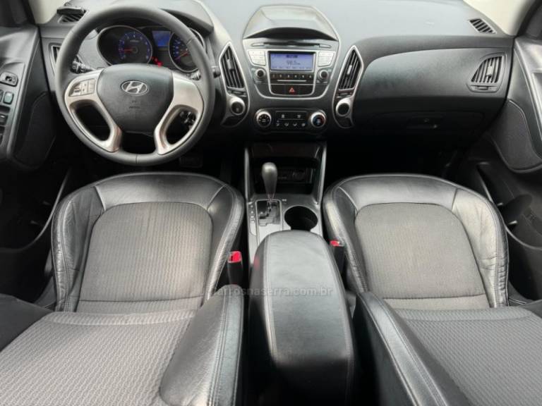 HYUNDAI - IX35 - 2011/2012 - Preta - R$ 67.900,00