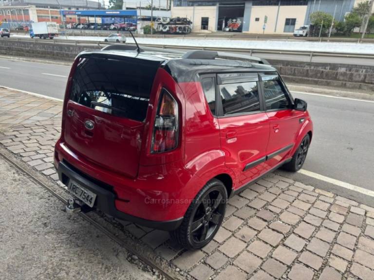 KIA MOTORS - SOUL - 2010/2011 - Vermelha - R$ 42.900,00