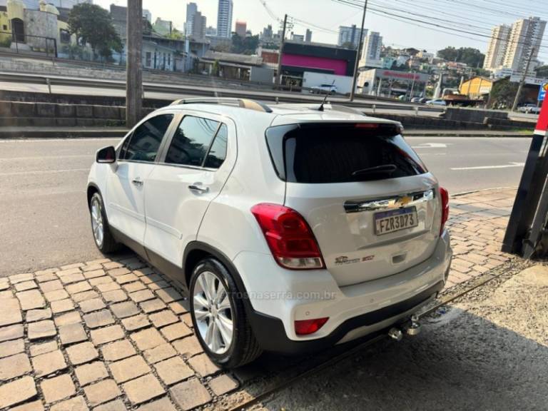 CHEVROLET - TRACKER - 2017/2017 - Branca - R$ 88.900,00