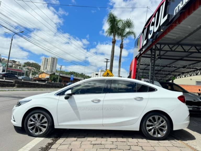 CHEVROLET - CRUZE - 2016/2017 - Branca - R$ 86.900,00