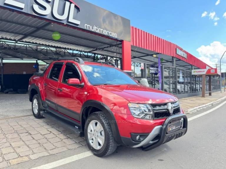 RENAULT - DUSTER OROCH - 2018/2019 - Vermelha - R$ 76.900,00