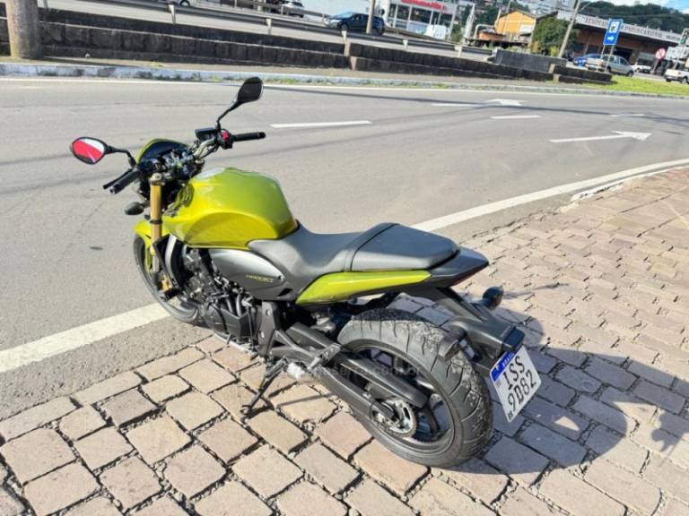 HONDA - CB 600F - 2011/2012 - Verde - Sob Consulta