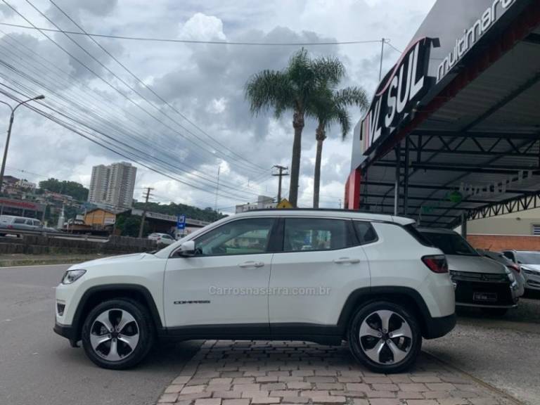 JEEP - COMPASS - 2017/2018 - Branca - R$ 100.900,00