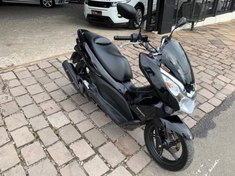 HONDA - PCX - 2014/2015 - Preta - R$ 14.900,00