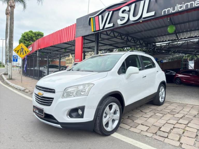 CHEVROLET - TRACKER - 2015/2016 - Branca - R$ 74.900,00