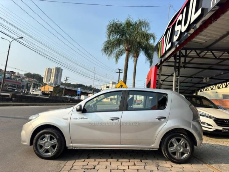 RENAULT - SANDERO - 2013/2014 - Prata - R$ 36.900,00