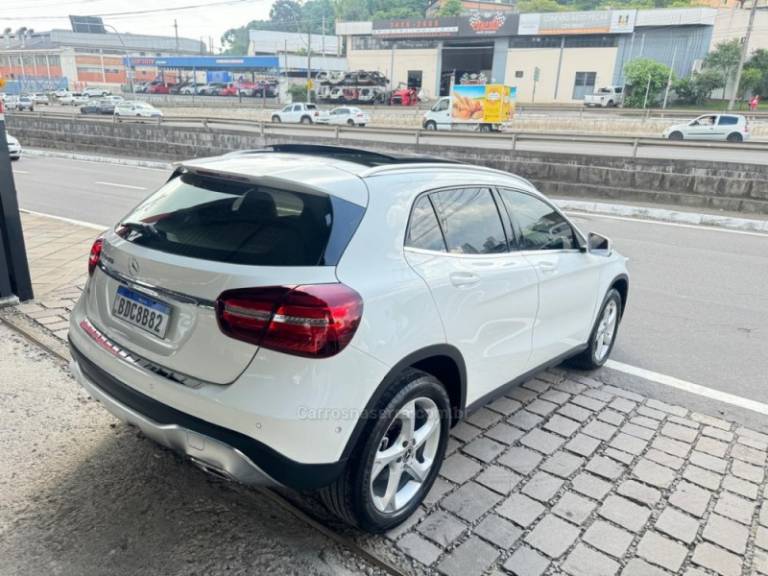 MERCEDES-BENZ - GLA 200 - 2018/2018 - Branca - R$ 144.900,00