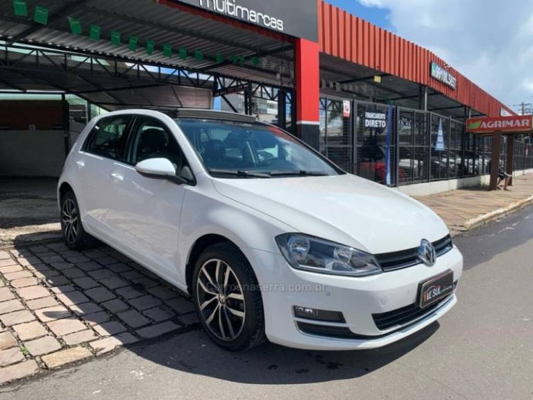 VOLKSWAGEN - GOLF - 2015/2015 - Branca - R$ 82.900,00