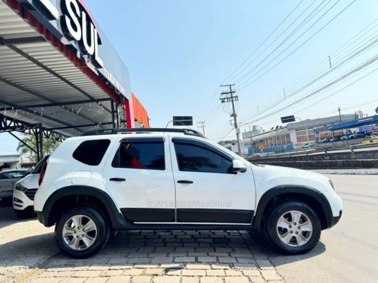 RENAULT - DUSTER - 2015/2016 - Branca - R$ 59.900,00