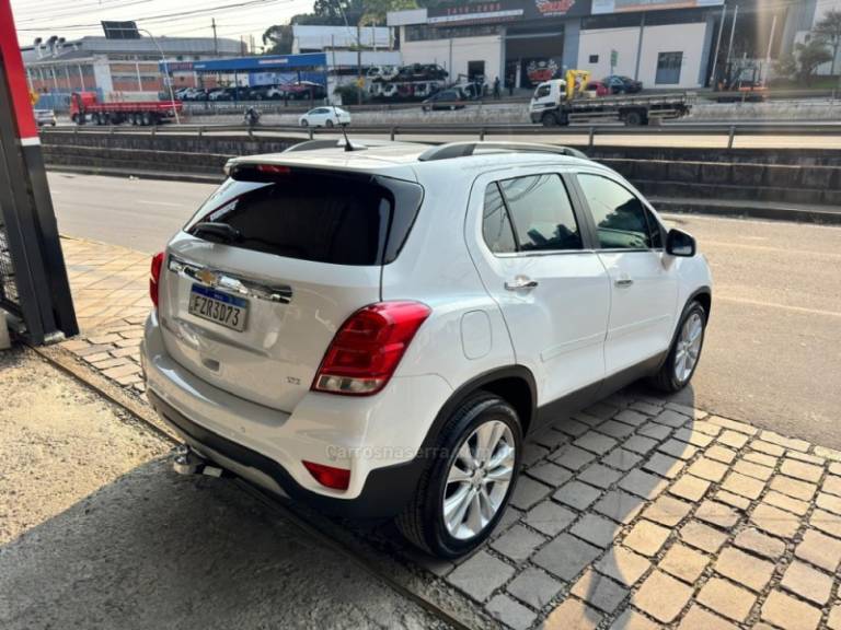 CHEVROLET - TRACKER - 2017/2017 - Branca - R$ 88.900,00