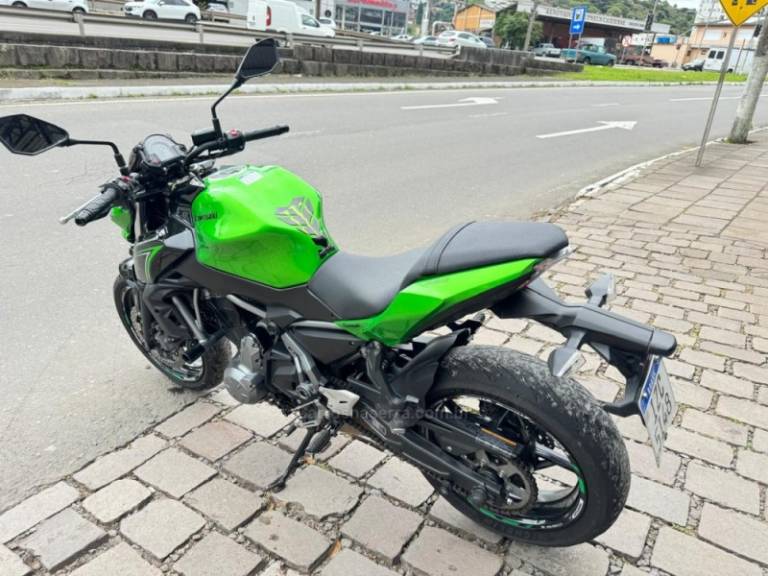 KAWASAKI - Z650 - 2018/2018 - Verde - R$ 32.900,00