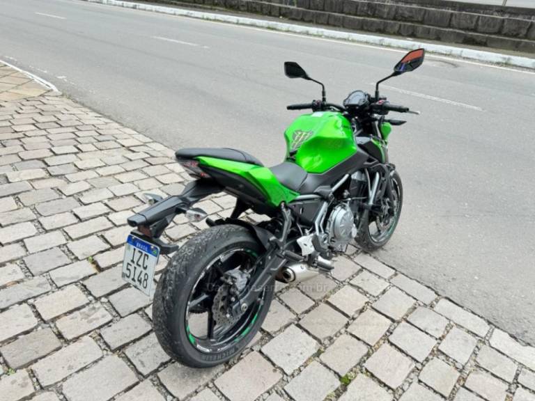 KAWASAKI - Z650 - 2018/2018 - Verde - R$ 32.900,00