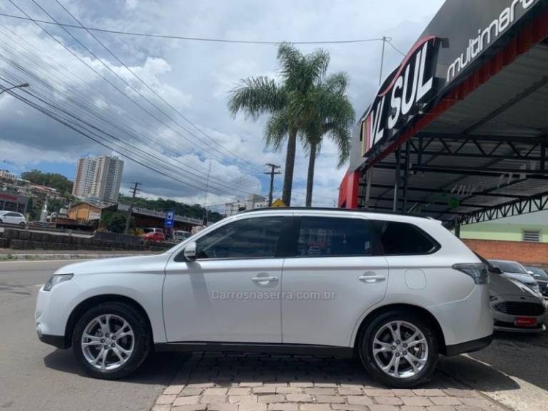 MITSUBISHI - OUTLANDER - 2015/2015 - Branca - R$ 76.900,00