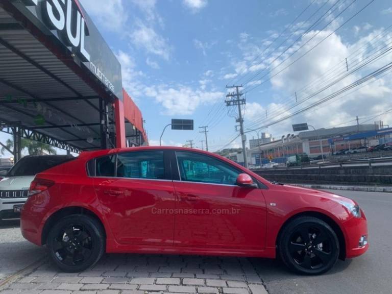 CHEVROLET - CRUZE - 2013/2014 - Vermelha - R$ 63.900,00