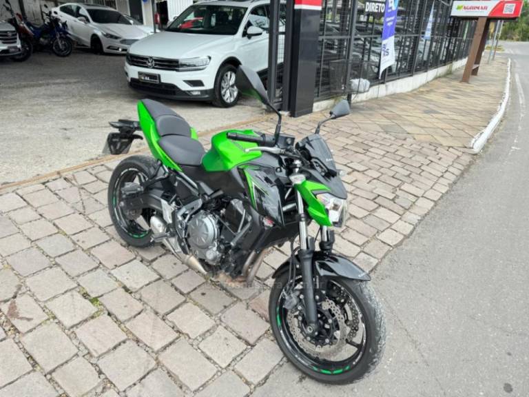 KAWASAKI - Z650 - 2018/2018 - Verde - R$ 32.900,00