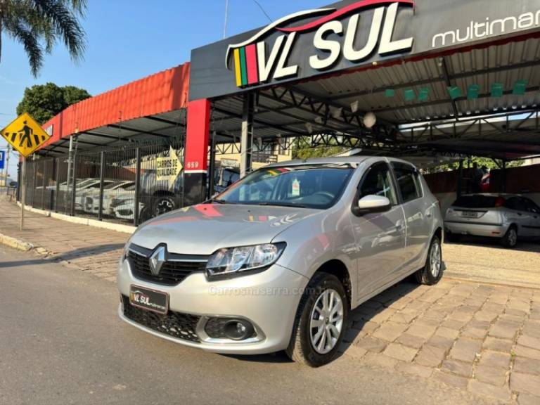 RENAULT - SANDERO - 2015/2015 - Prata - R$ 38.900,00