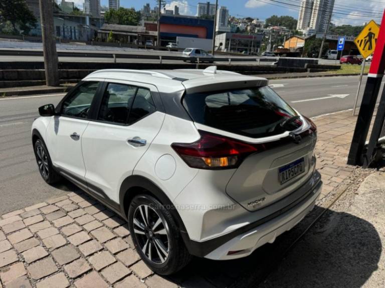 NISSAN - KICKS - 2021/2022 - Branca - R$ 110.900,00