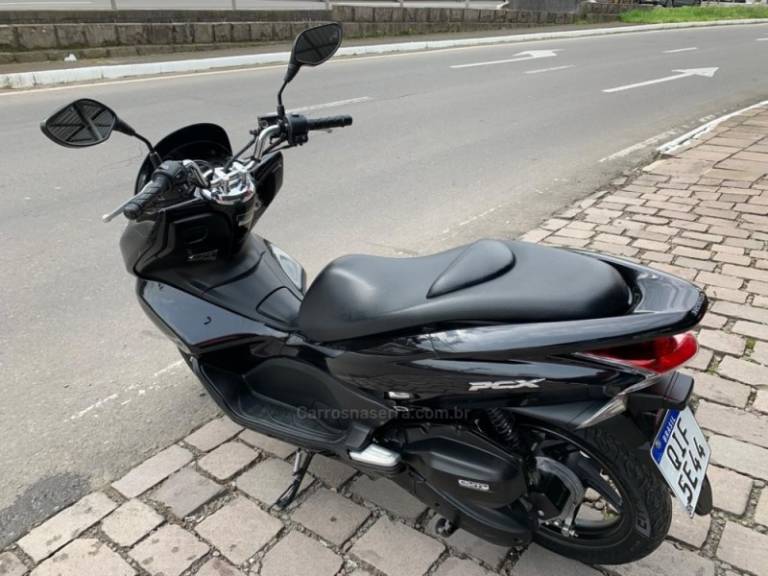 HONDA - PCX - 2014/2015 - Preta - R$ 14.900,00