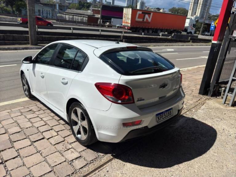 CHEVROLET - CRUZE - 2012/2013 - Branca - R$ 61.900,00