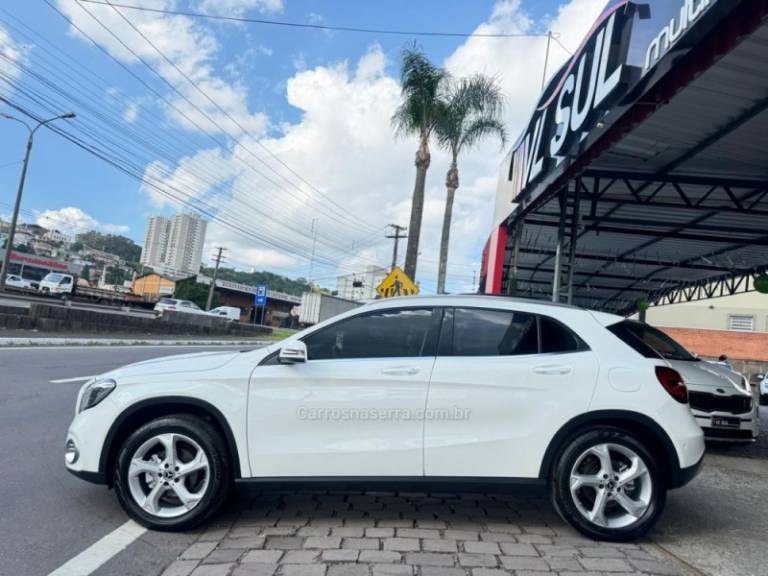 MERCEDES-BENZ - GLA 200 - 2018/2018 - Branca - R$ 144.900,00