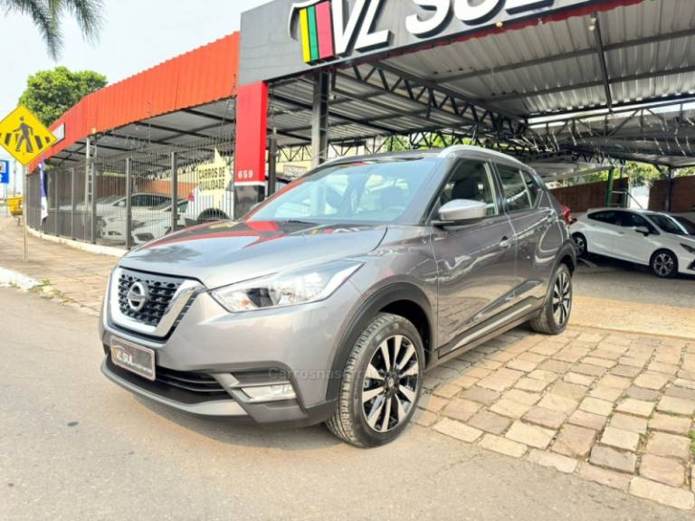 NISSAN - KICKS - 2016/2017 - Cinza - R$ 83.900,00