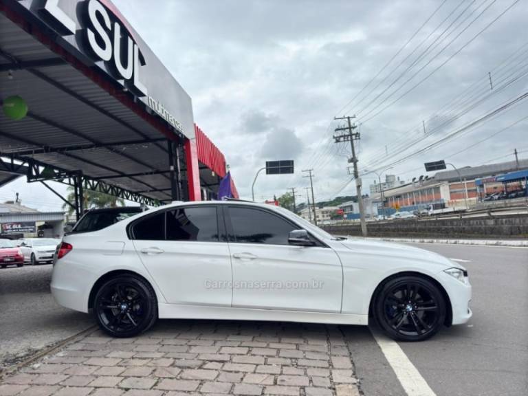 BMW - 328I - 2015/2015 - Branca - R$ 125.900,00