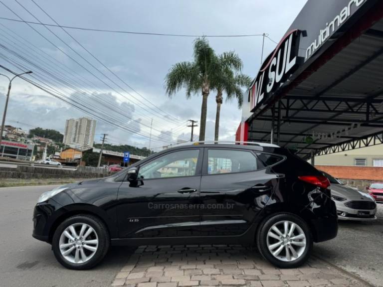 HYUNDAI - IX35 - 2011/2012 - Preta - R$ 67.900,00